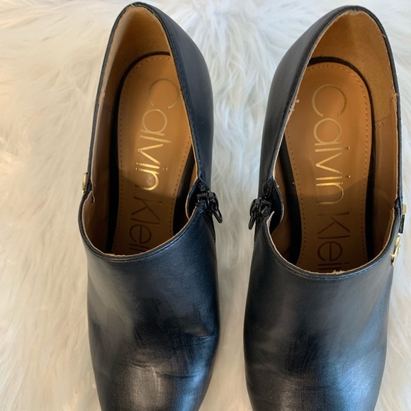 Calvin Klein Black Heels with Pointed Toe and Buckle - Picture 2 of 8